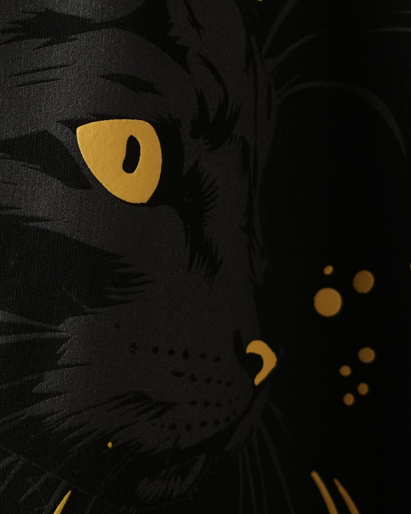 BLACK CAT T-SHIRT